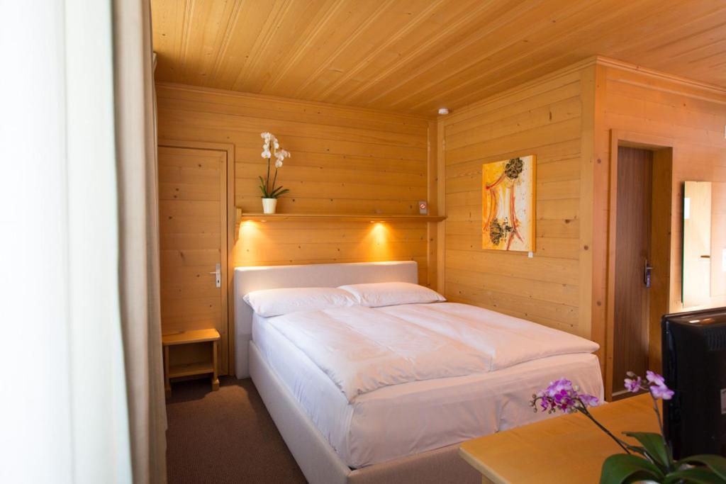 Sonnegg Hotel Zweisimmen Habitación foto
