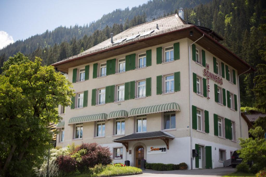 Sonnegg Hotel Zweisimmen Exterior foto